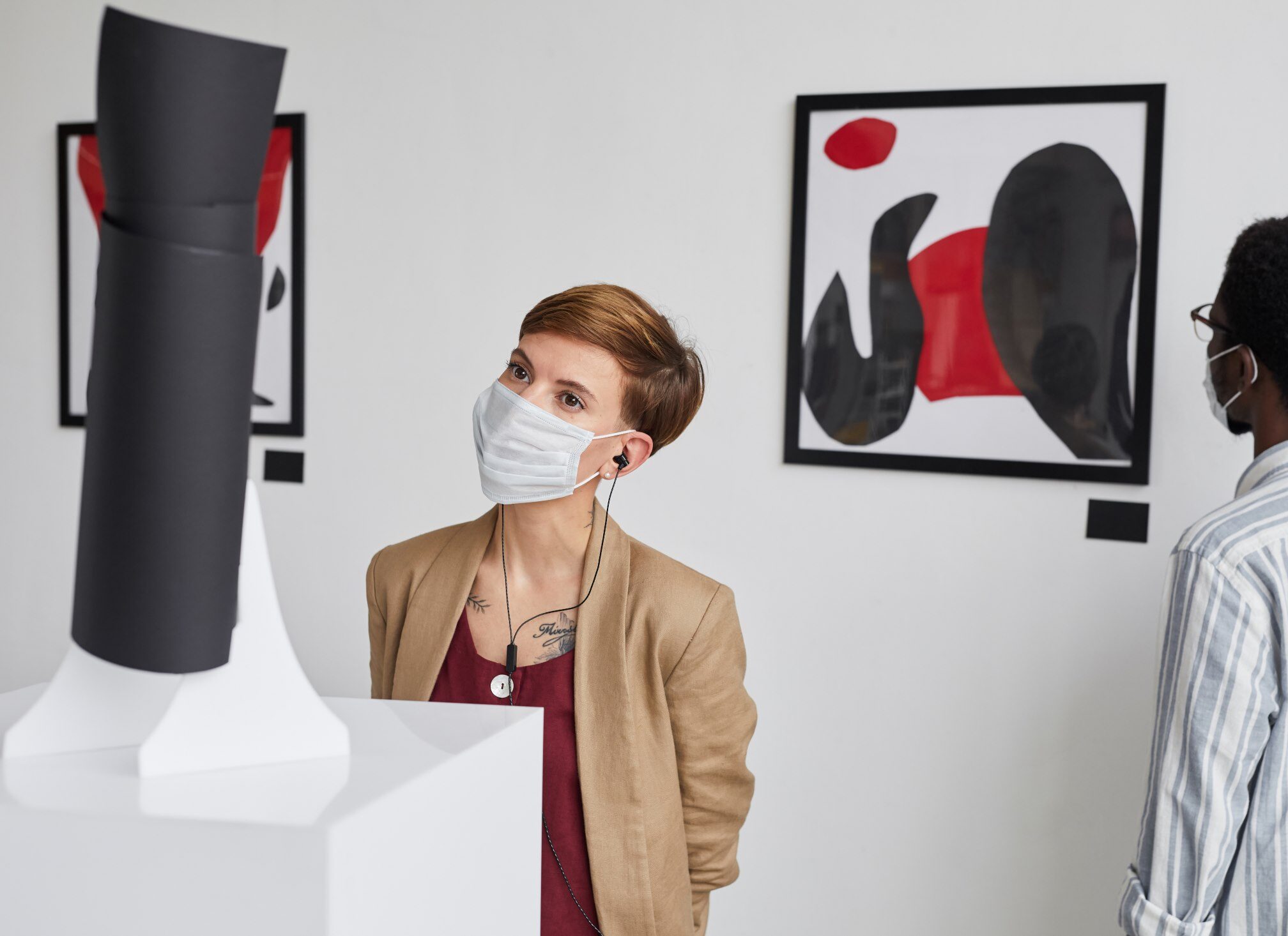 modern art in museum 2026 01 09 00 37 35 utc e1769238308309.jpg